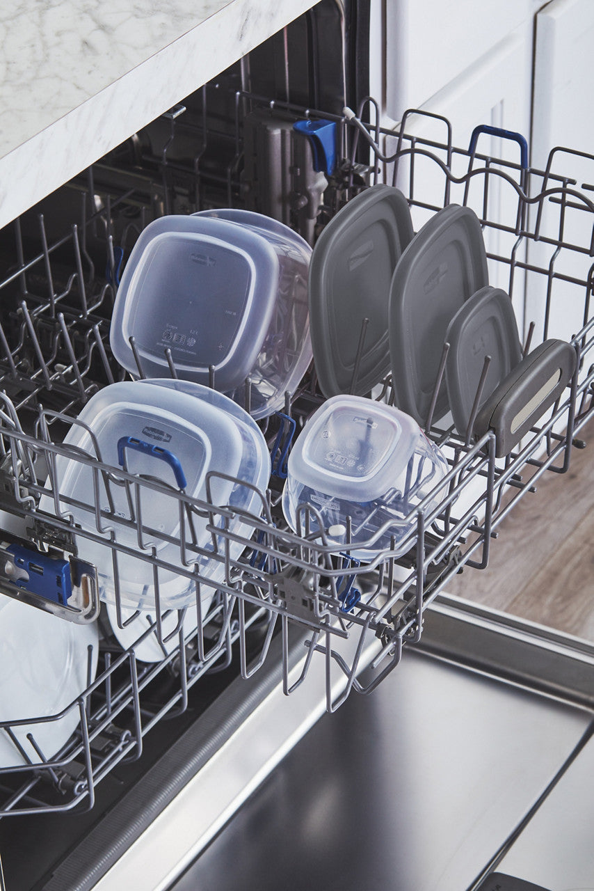 EasyFindLids™ Food Storage Container Set with SilverShield® Antimicrobial Product Protection - US 08621