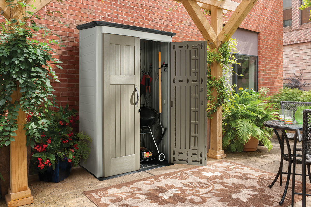 Vertical Storage Shed - US 03975