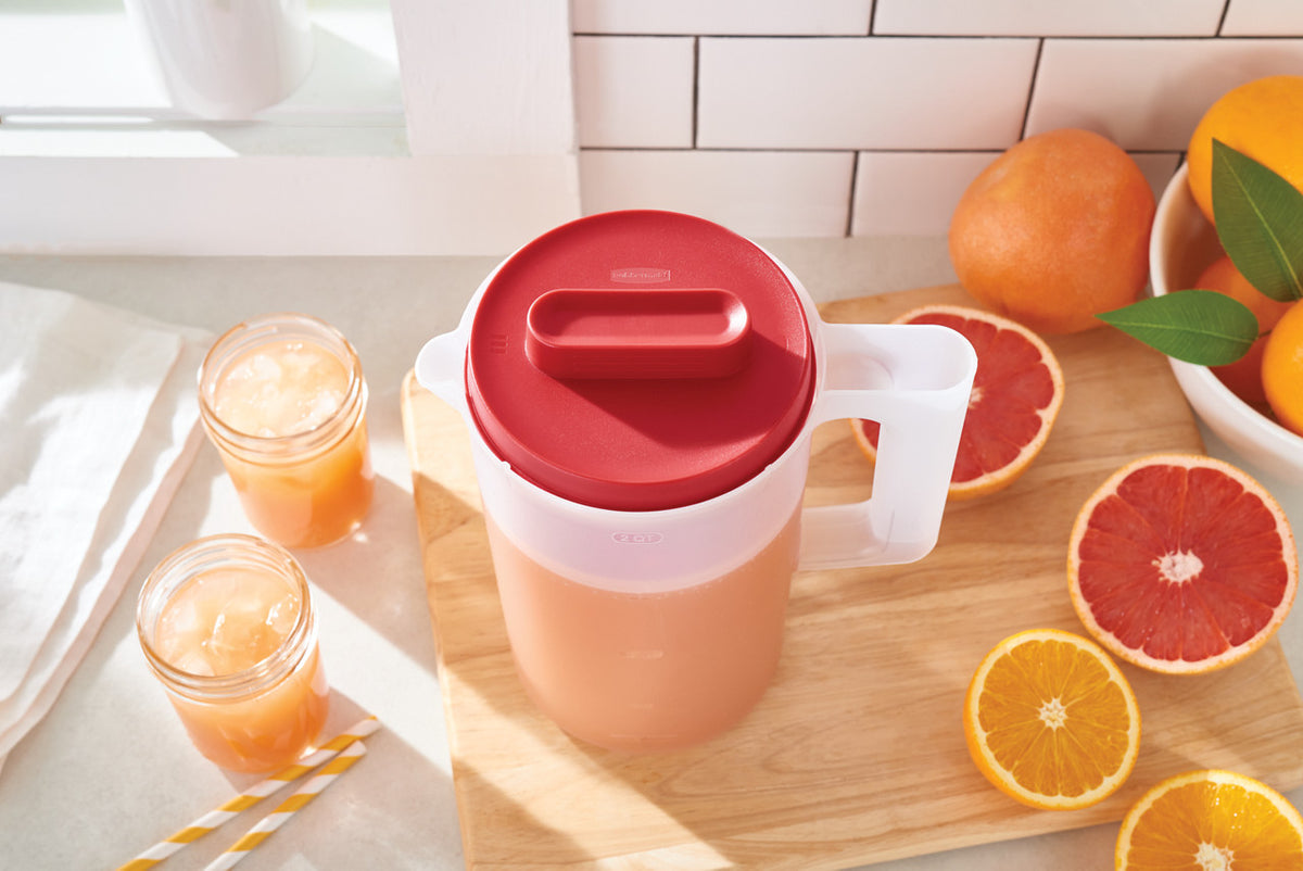 Simply Pour® Pitcher, Plastic Pitcher with Multifunction Lid - US 58411