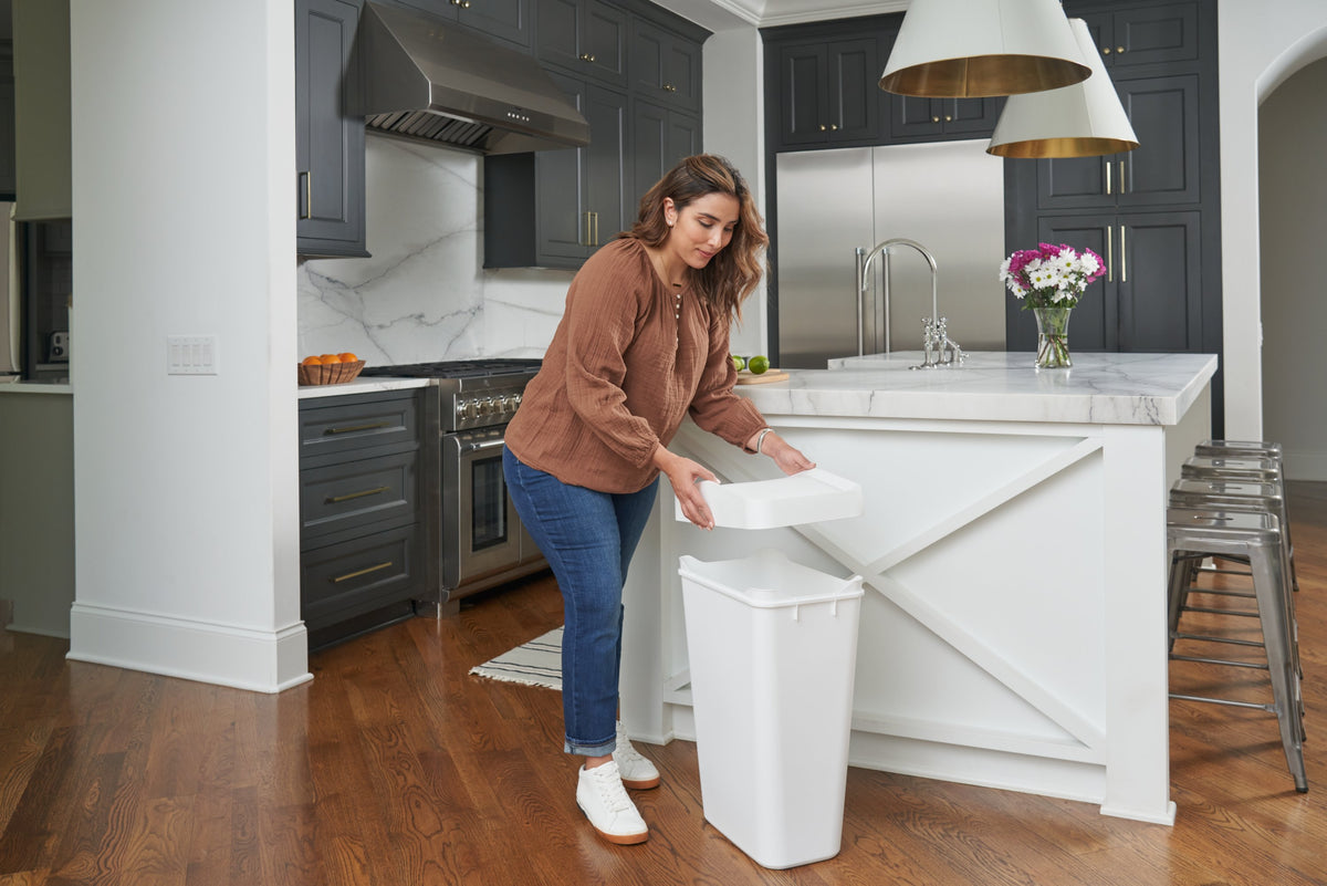 Swing Top Trash Can - US 60548