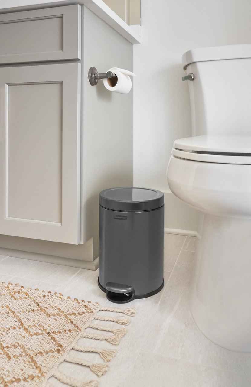 Stainless Steel Round Step-On Trash Can - US 29565