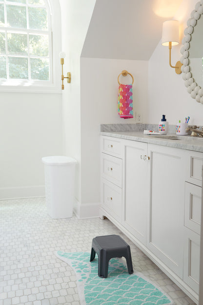 Small Plastic Step Stool - US 77493